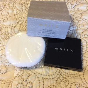 Mally Reverse Contour Powder. New in box